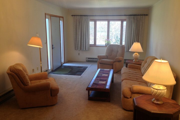Room 33 of 68