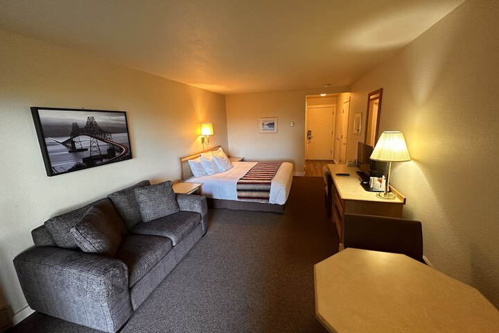 Room 44 of 181