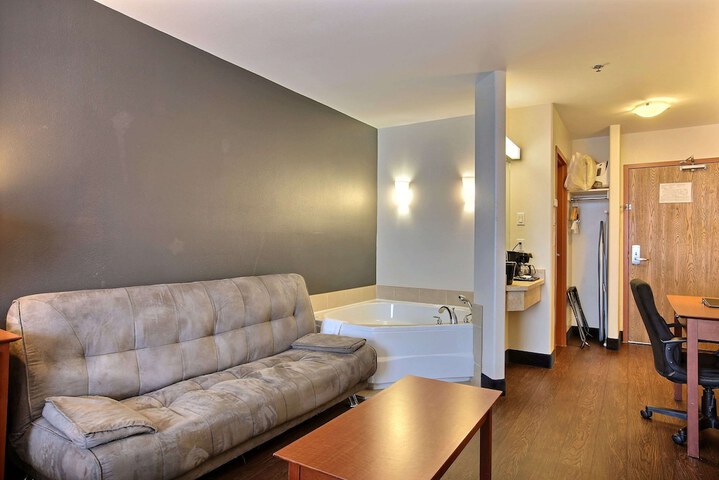 Room 25 of 56