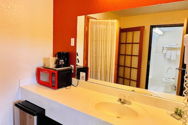 Room 39 of 64