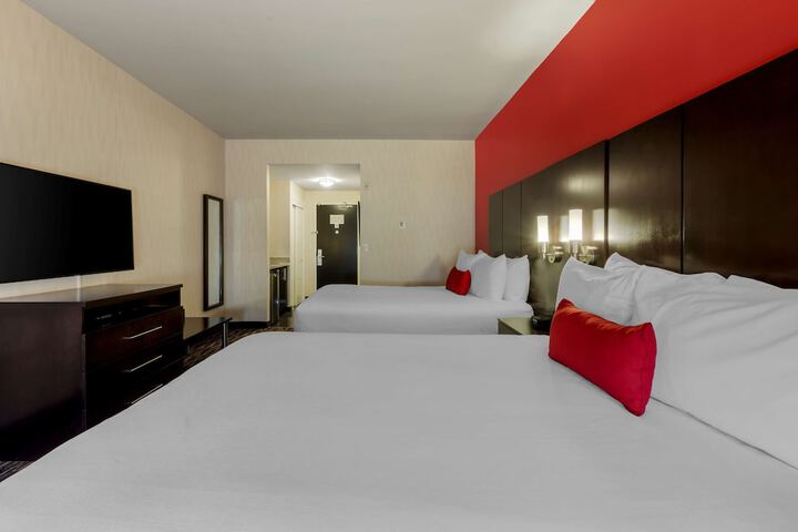 C Hotel by Carmens BW Premier Collection