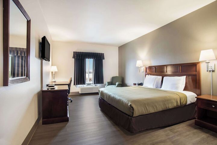 Room 9 of 25