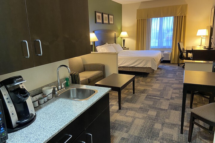 Room 32 of 49