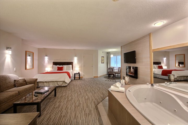 Room 8 of 28
