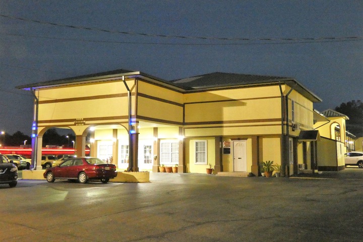 Days Inn by Wyndham Waycross