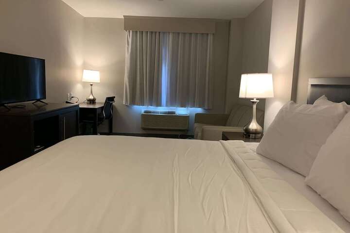 Room 12 of 21