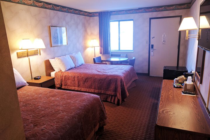 Room 10 of 18