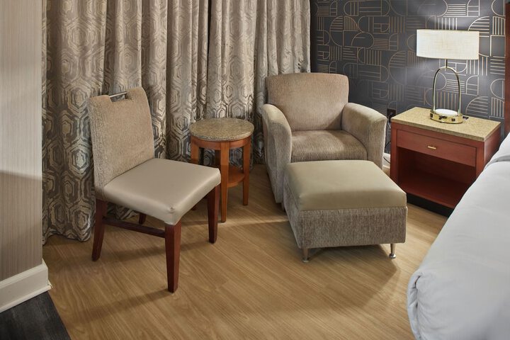 DoubleTree by Hilton Akron Fairlawn