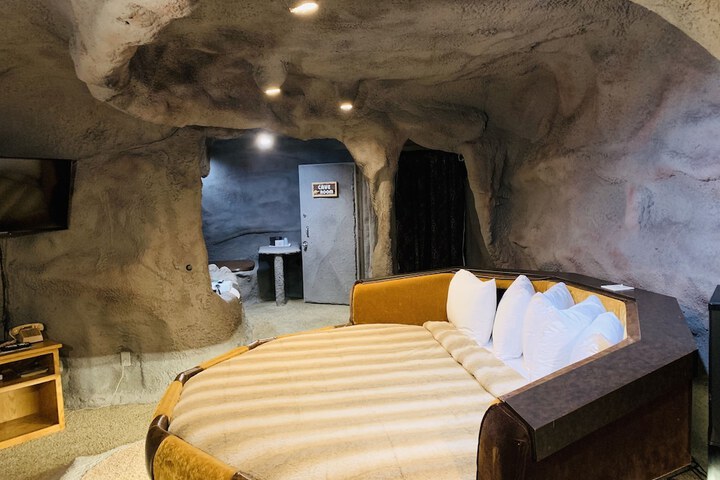 Room 14 of 334