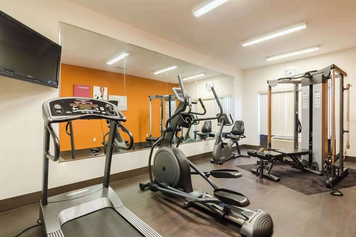 Comfort Suites Salina South