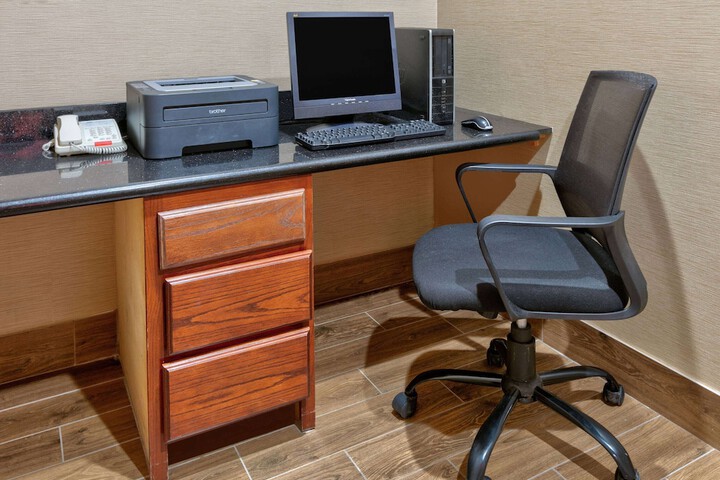 Business Center 26 of 26