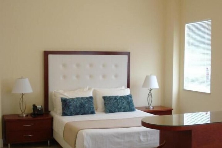 Room 102 of 128