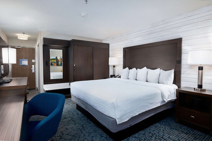 Room 33 of 73