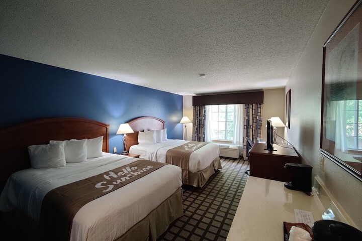 Baymont by Wyndham Albany MN