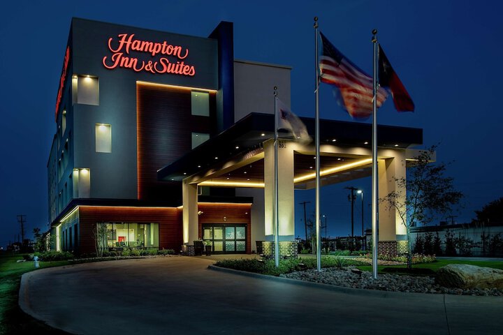 Hotel 7 of 72