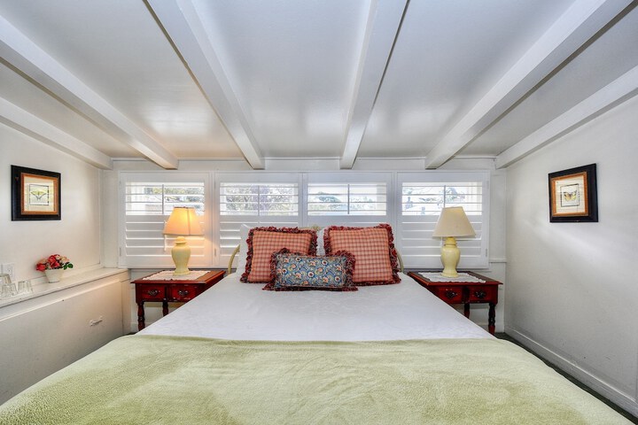Room 49 of 78