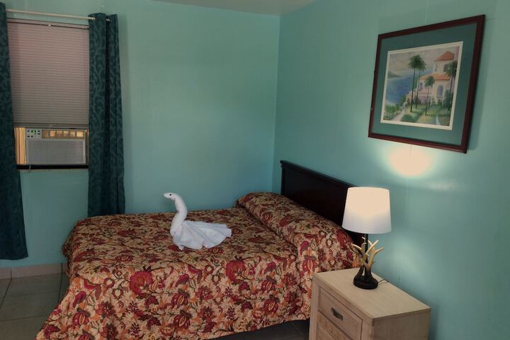 Skylark Motel