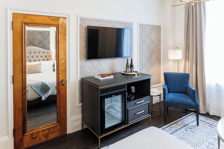 Room 25 of 62