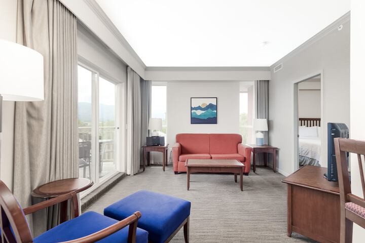 Room 22 of 102