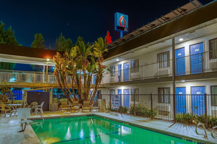Pool 6 of 26