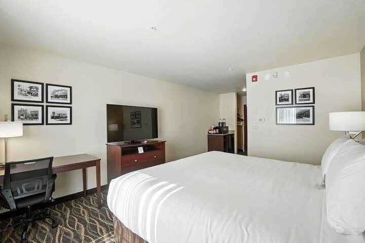 Cobblestone Hotel & Suites-Bellefontaine