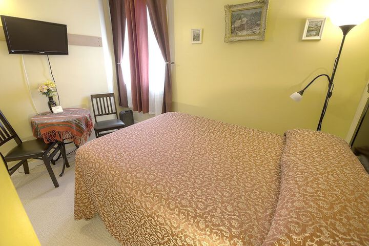 Room 14 of 30