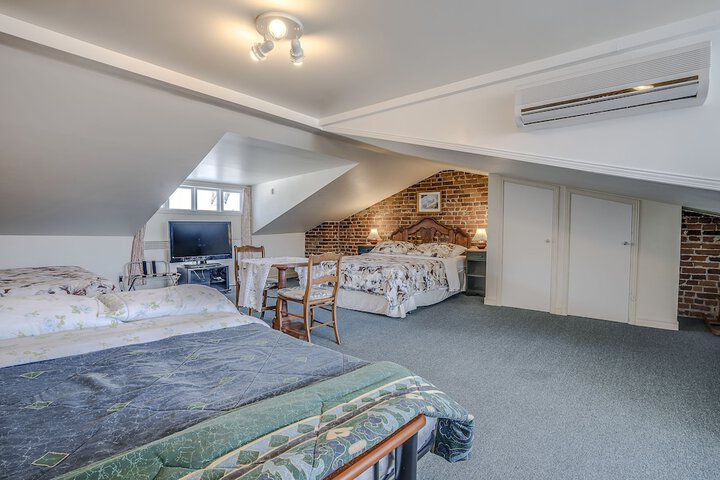 Room 44 of 50