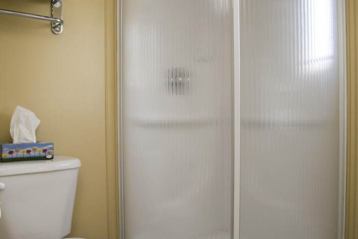 Room 107 of 183