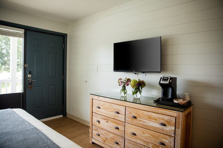 Room 42 of 60
