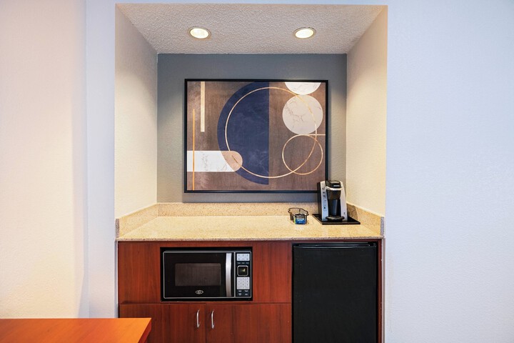 Room 15 of 28