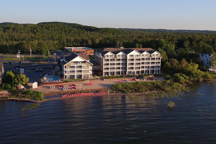 Cherry Tree Inn & Suites