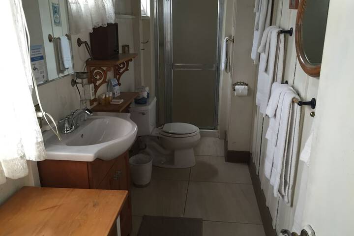 Room 100 of 162