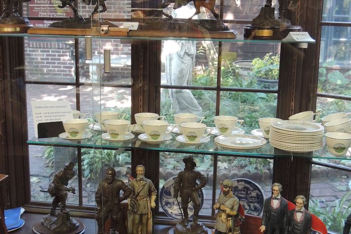 Gift Shop 53 of 65