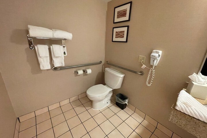 Room 32 of 52