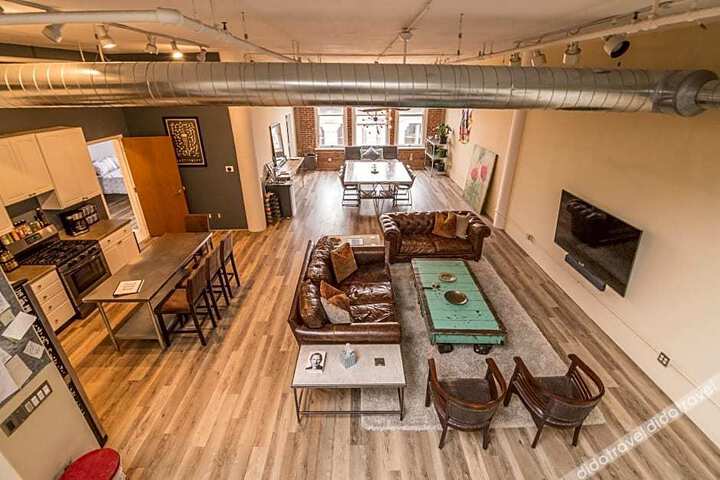Penthouse Loft in The Heart of Downtown