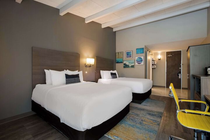 Room 34 of 41