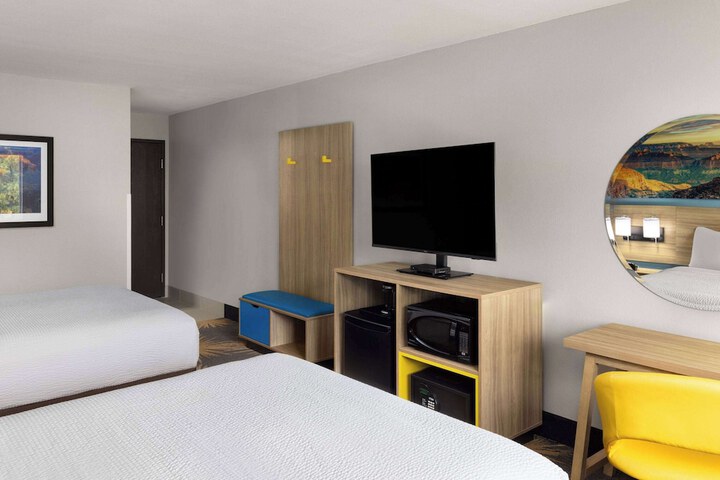 Days Inn by Wyndham Williams