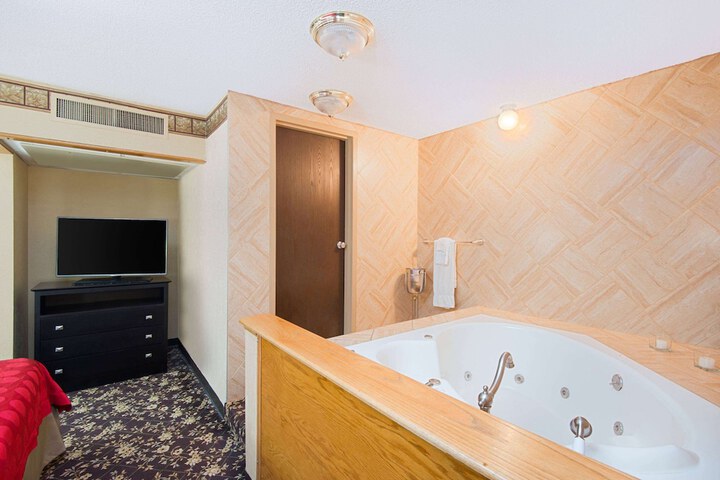 The Eddie Hotel Gillette