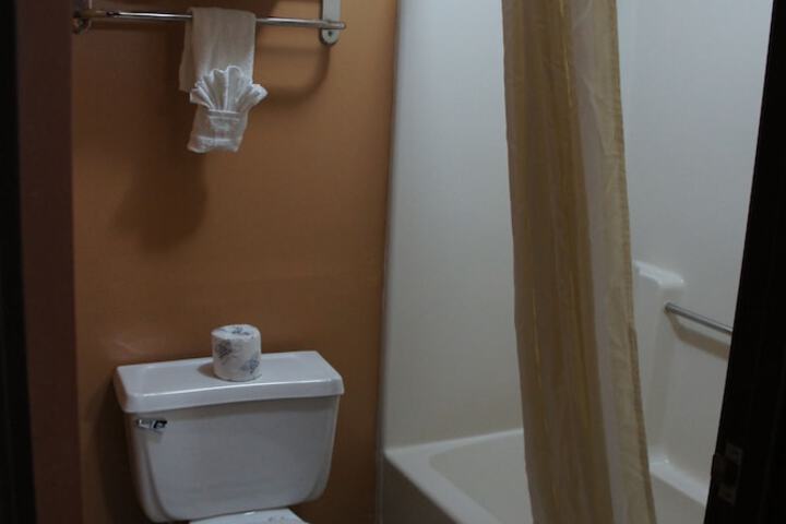 Room 24 of 63