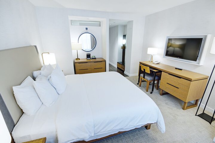 Room 60 of 82