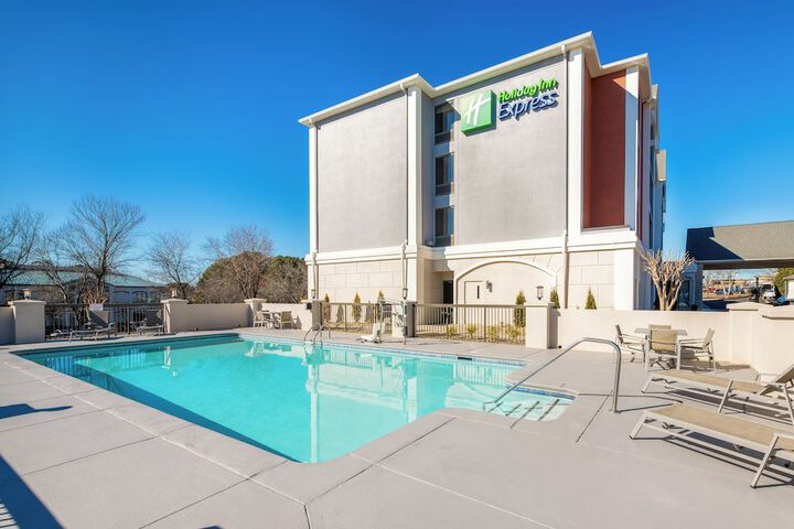 Pool 10 of 60