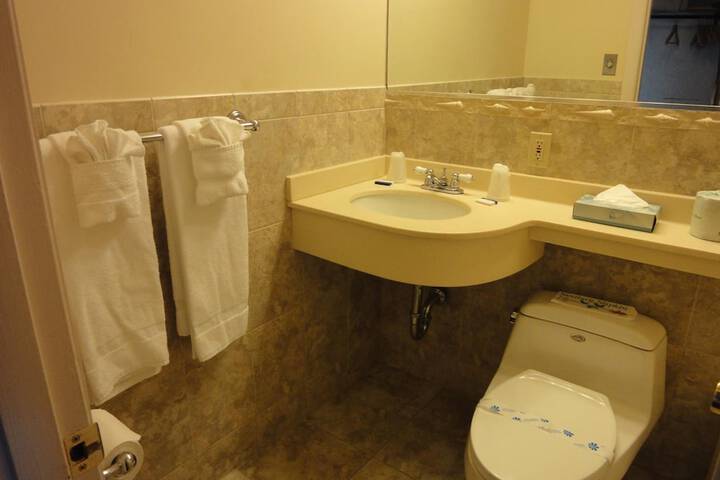 Hyannis Travel Inn