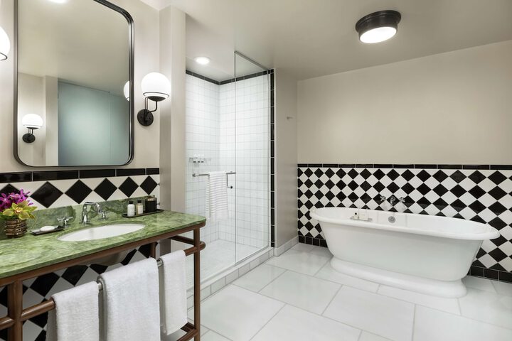 The Candler Hotel Atlanta Curio Collection by Hilton