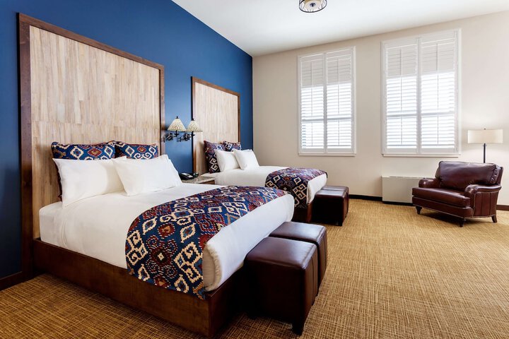Room 50 of 215