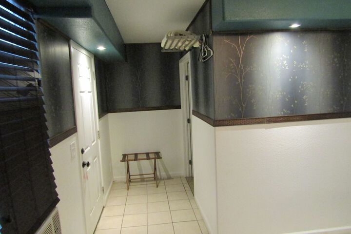 Room 73 of 124