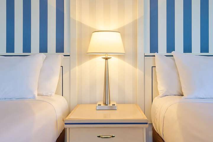 Room 89 of 128