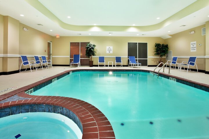 Pool 10 of 33