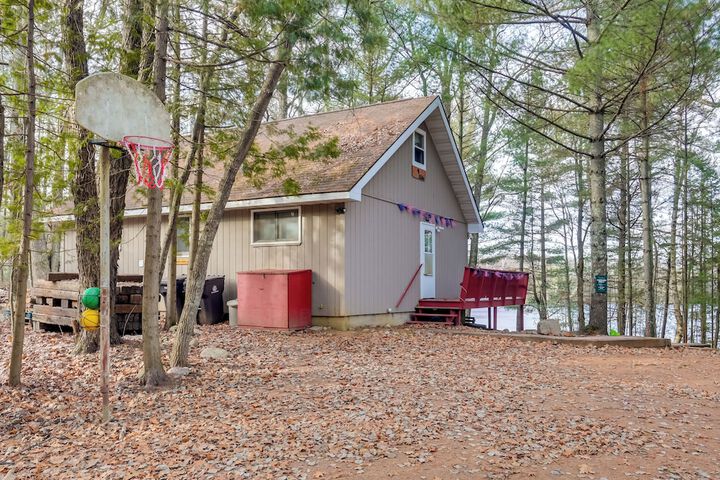 Lakefront Rhinelander Cabin w / Dock & Fire Pit!