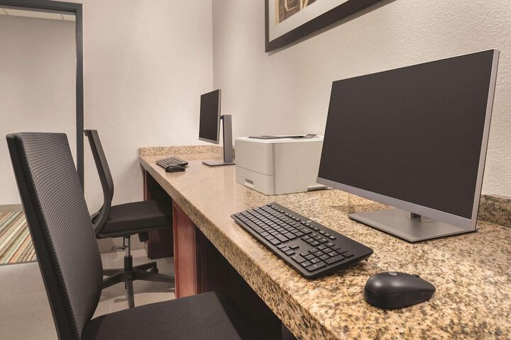 Business Center 26 of 26