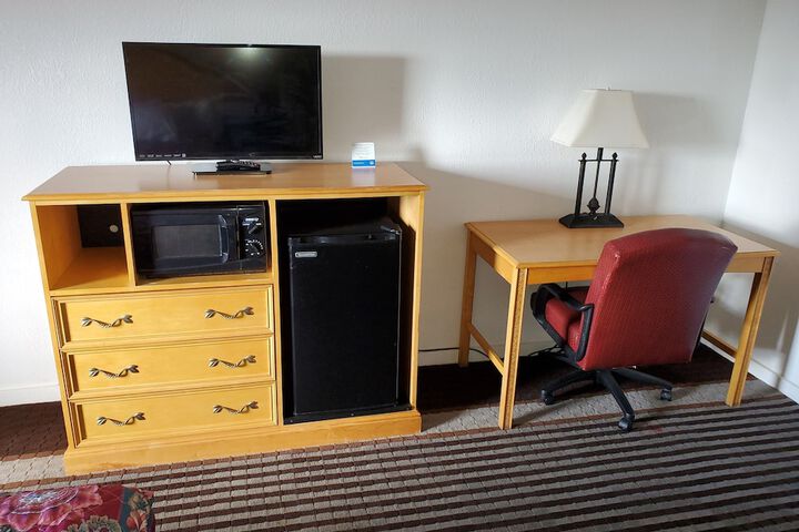 Room 18 of 37